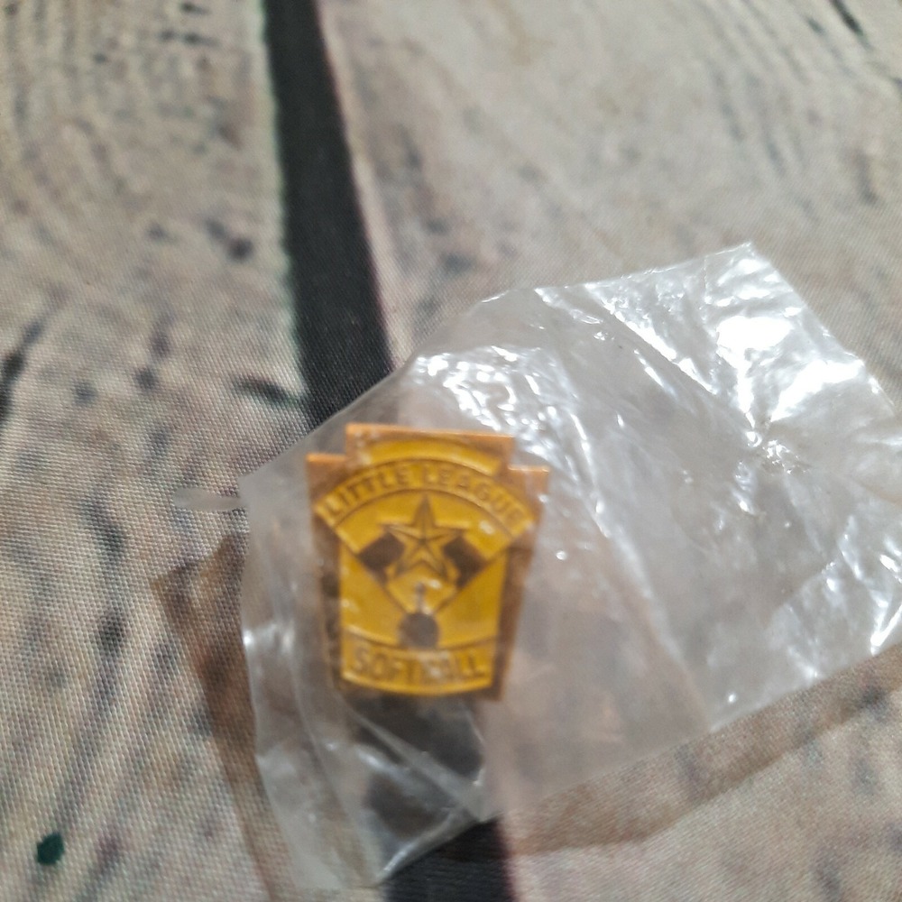 Little League Softball‎ Gold Lapel Hat Pin Tie Tack Baseball Coach Player Gift